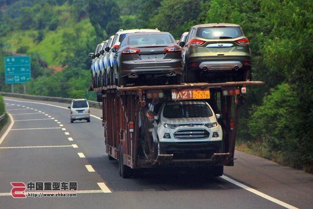 车身长隐患多 混乱的轿运车市场何时规范？